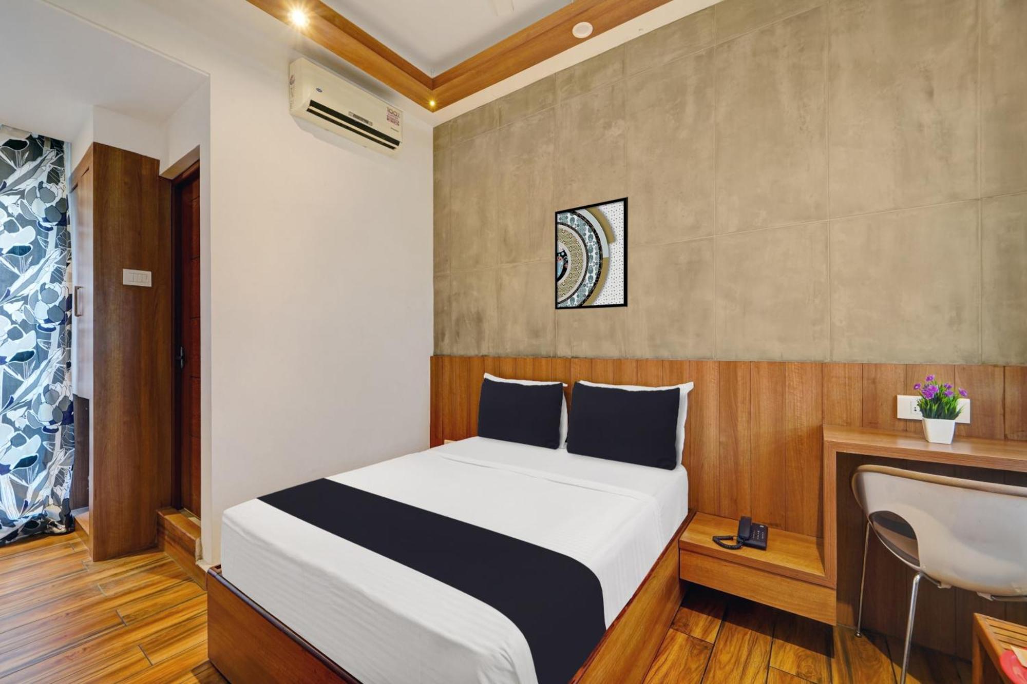 Super Townhouse Sundarapuram Hotel Kojambuttúr Kültér fotó