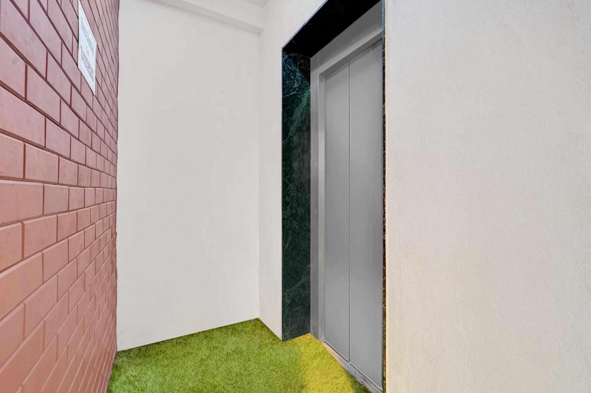 Super Townhouse Sundarapuram Hotel Kojambuttúr Kültér fotó